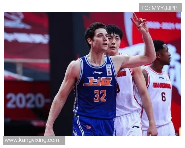 成都篮球队与重庆篮球队赛后复盘分析两队状态及表现对比